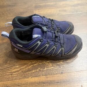 Salomon Waterproof Sneakers/ Hiking